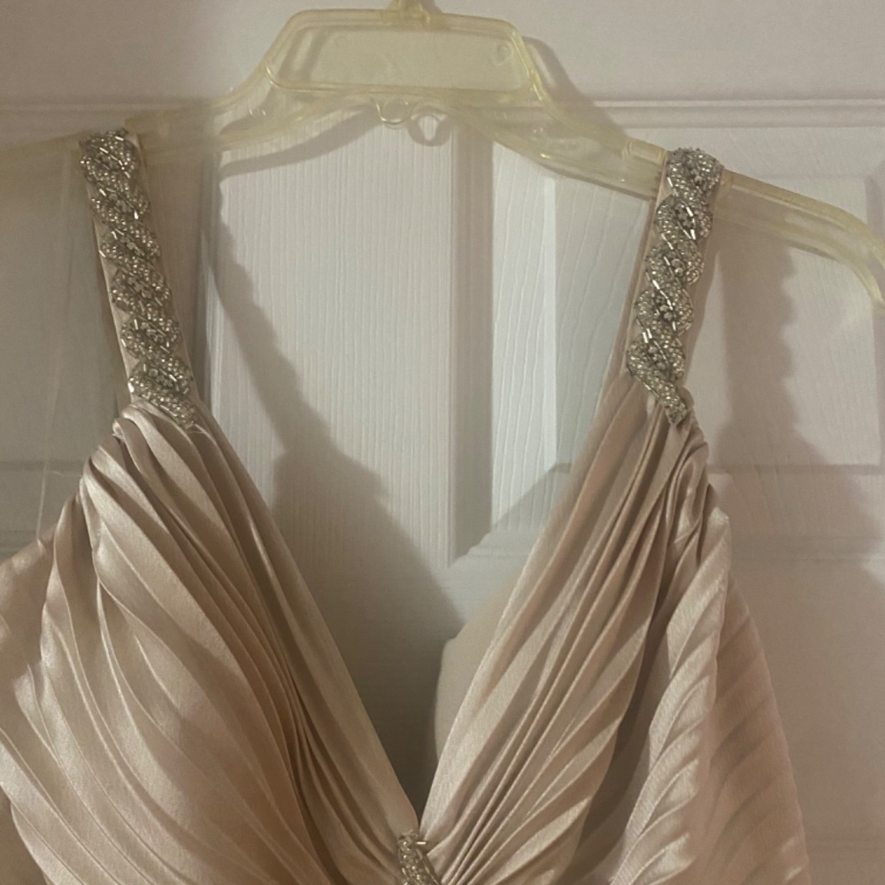 Formal long dress - Picture 2 of 6